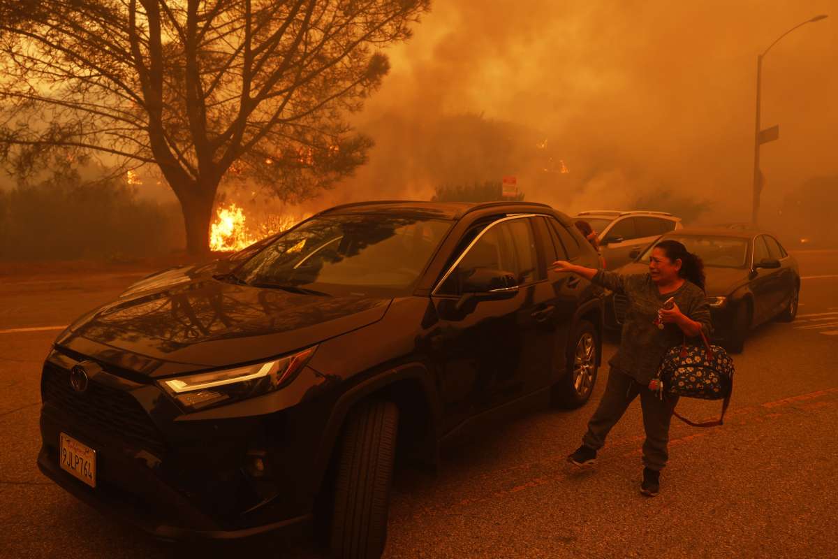 Los Angeles wildfire spirals out of control, 30,000 homes evacuated; residents say never seen this before