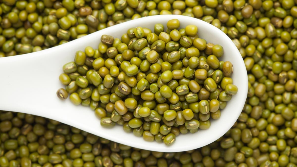 Green moong dal is the powerhouse of nutrients, consuming it boiled gives major health benefits