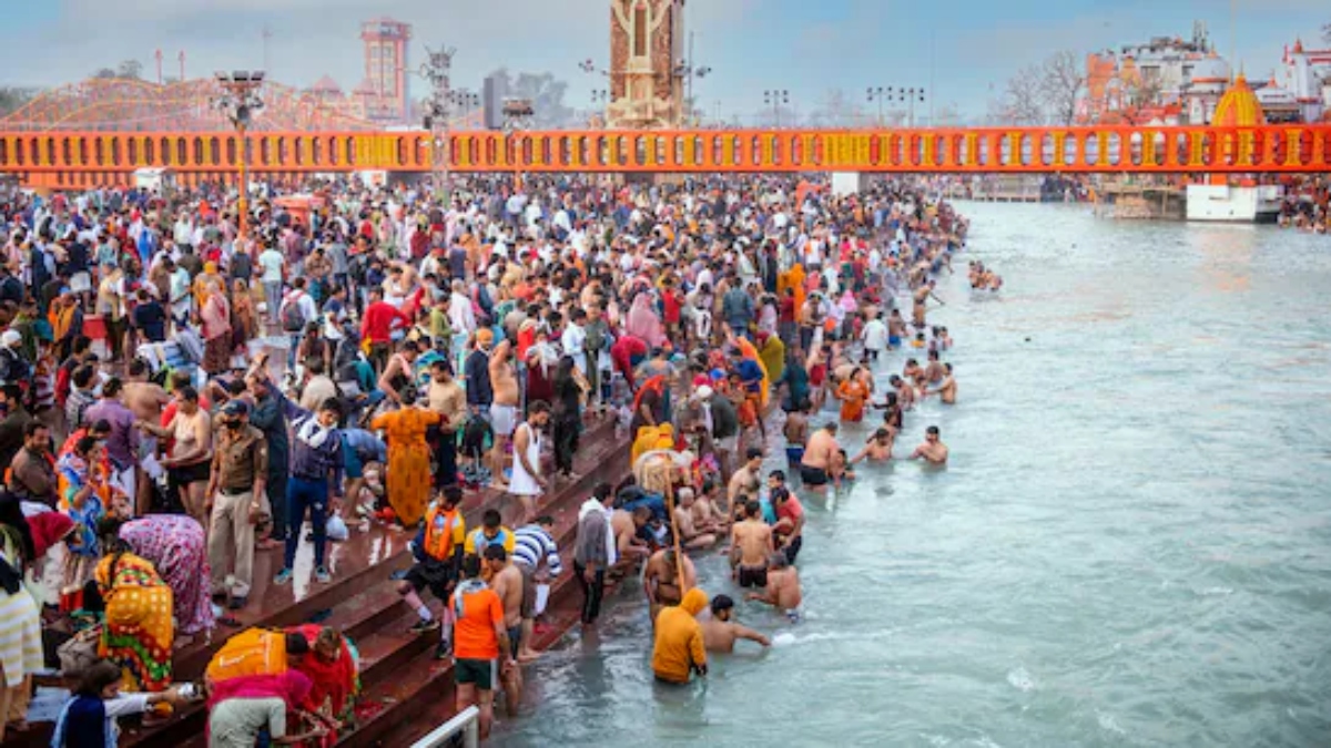 Facing problems while travelling to Mahakumbh Mela? Here’s essential tips every pilgrim should keep in mind – India TV