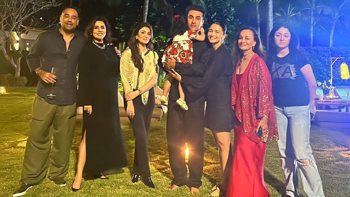 Alia Bhatt, Ranbir Kapoor welcome new year with a kiss, their families celebrate New Year 2025 together