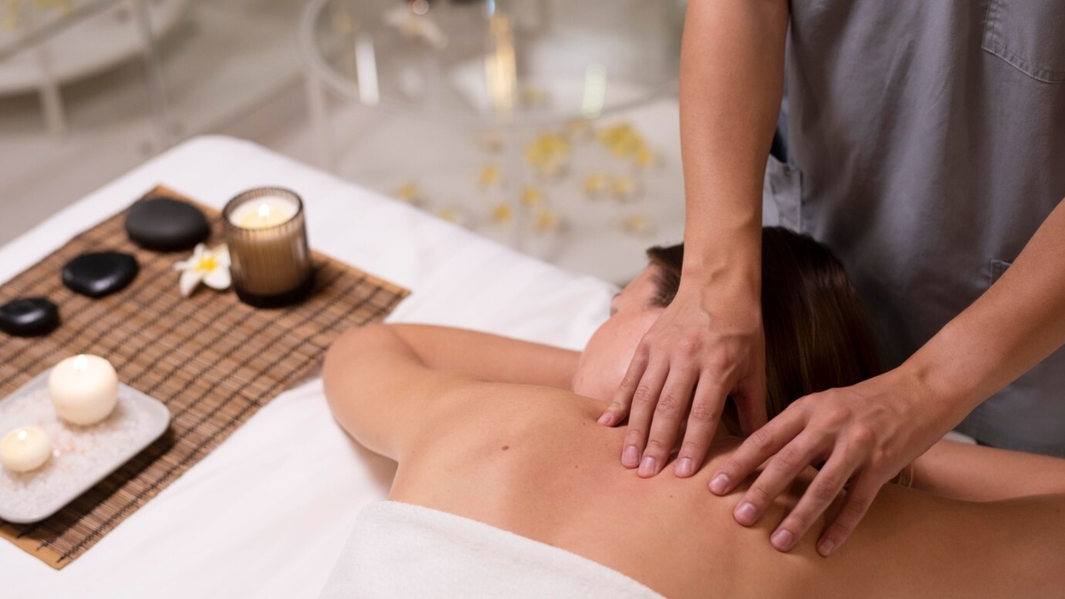 Body ache during winter? Opt for body massage to get relief, know other benefits