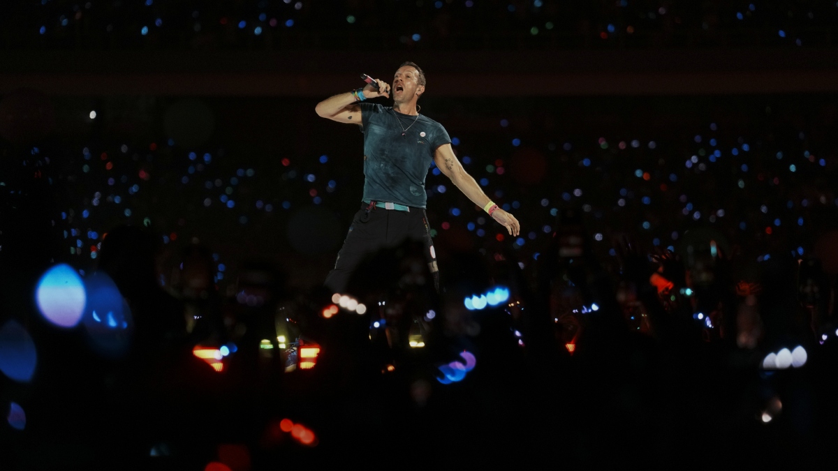 ‘Jai Shri Ram’: Chris Martin vows fans with Hindi at Coldplay Mumbai concert | Watch