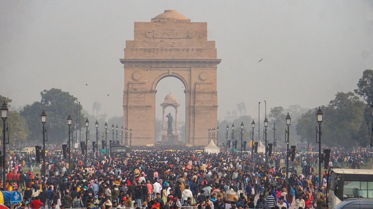 Delhi's minimum temperature dips to 7.4 degree Celsius on first morning of New Year