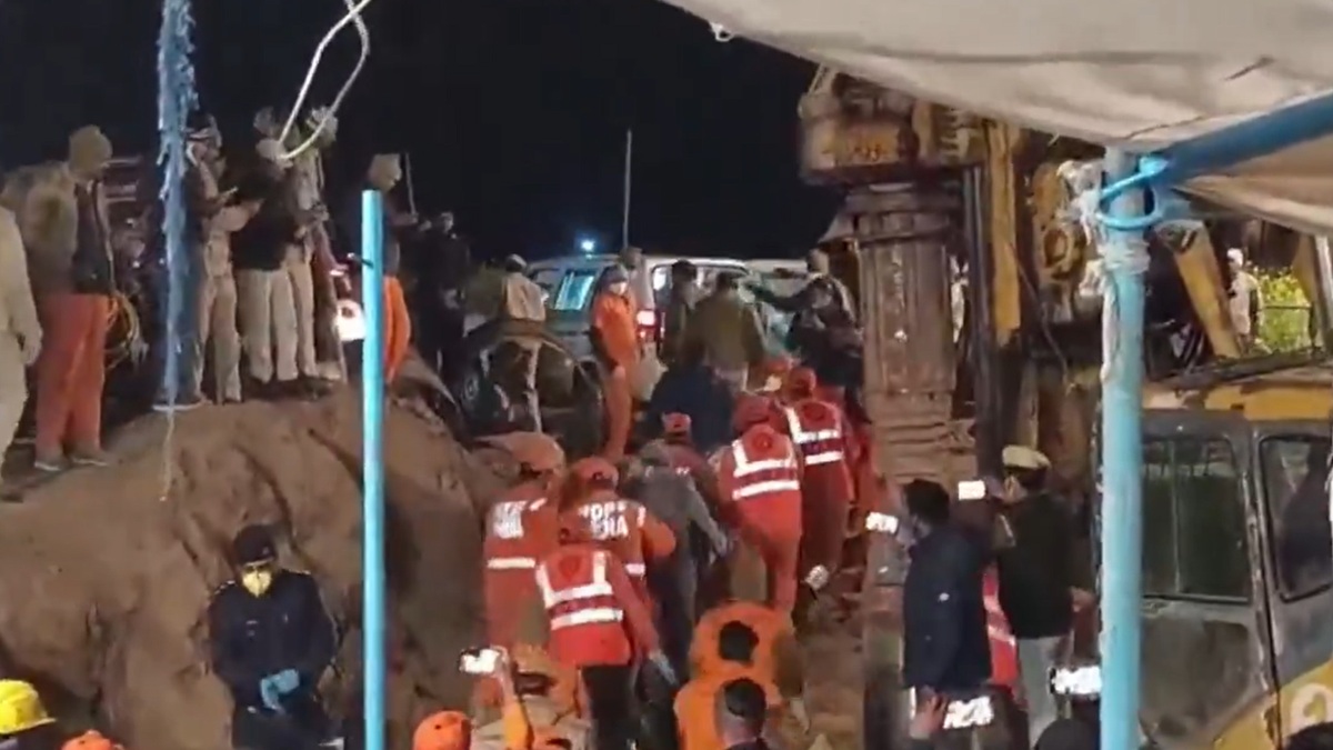 3-year-old girl, who fell in borewell in Rajasthan’s Kotputli, rescued after 9 days – India TV 3-year-old girl, who fell in borewell in Rajasthan’s Kotputli, rescued after 9 days – India TV