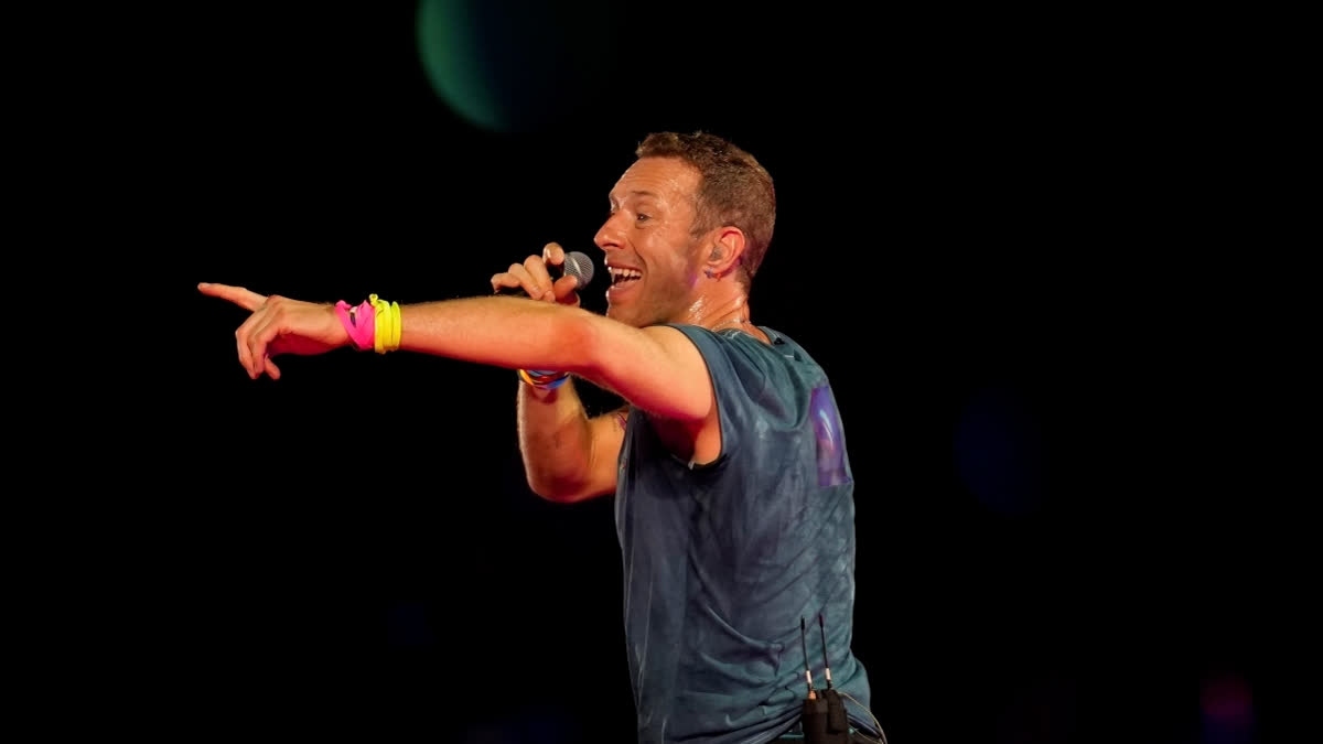 Coldplay's Chris Martin thanks Indians for forgiving Britain for colonisation, netizens ask where's apology