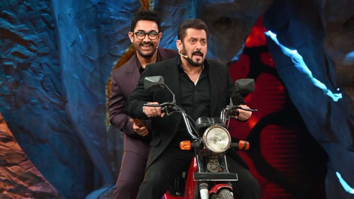 Bigg Boss 18 Grand Finale: Aamir Khan, Salman Khan re-create Andaz Apna Apna scene during Loveyapa promotions