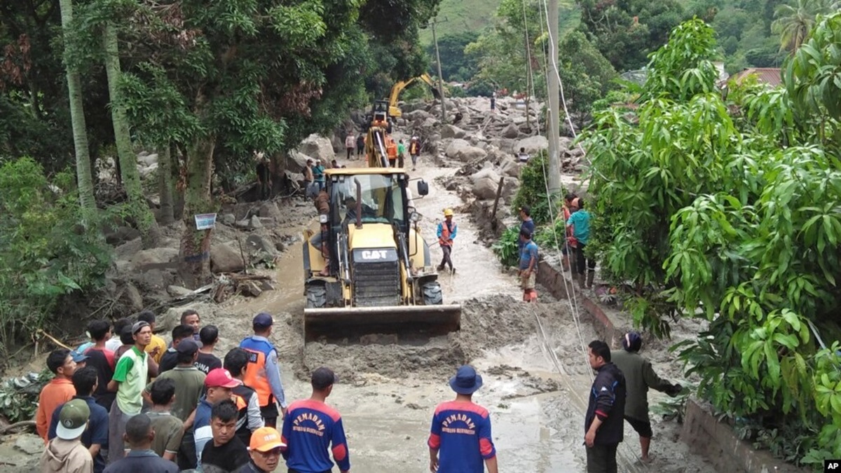 Indonesia climate mayhem: 16 killed, nine others missing as flash floods trigger landslides on Java island