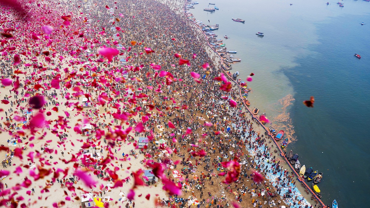 Mahakumbh 2025 Over 4.2 million devotees take holy dip on sixth day of