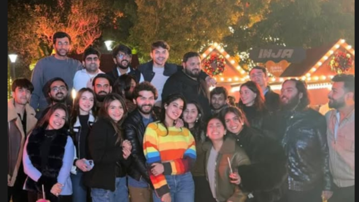 Ananya Panday drops unseen picture of her ‘shiny friends’ featuring Anant Ambani and Janhvi Kapoor