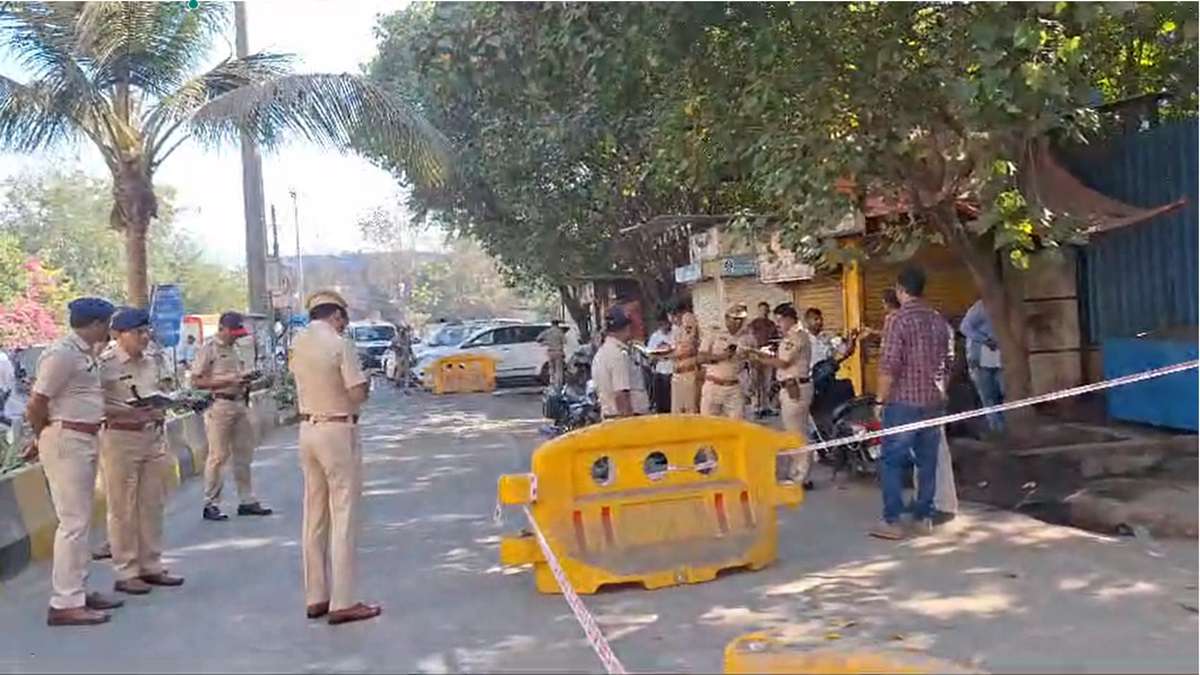 Mumbai: One injured as bike-borne assailants open fire near D-Mart in Sanpada, probe on