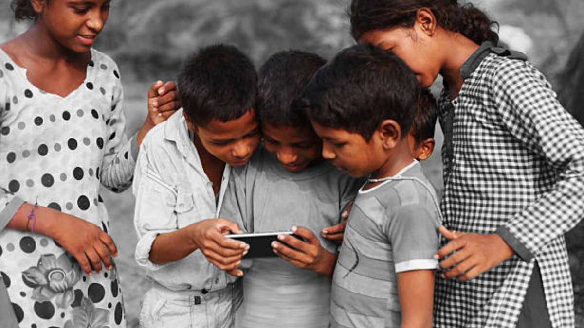 education over 82 of children aged 14 16 know how to use smartphones key findings of aser report