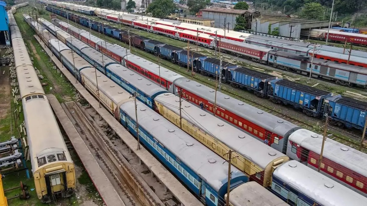 Mumbai: Central Railway services disrupted, 11 trains rescheduled