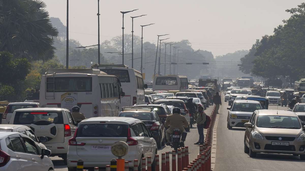 Delhi Republic Day rehearsal creates major traffic chaos.