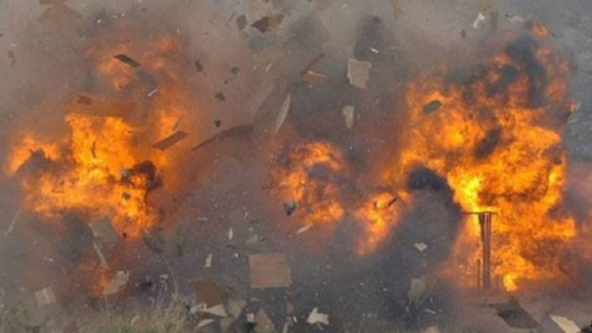 Father, two daughters killed in fire caused by AC compressor explosion in Gujarat's Mundra