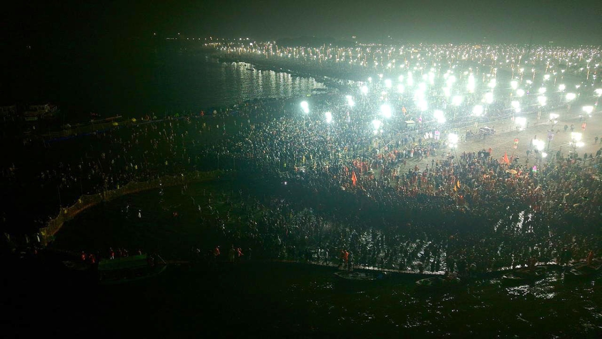 Mahakumbh Sea Of People Gather At Sangam For Last Amrit Snan On