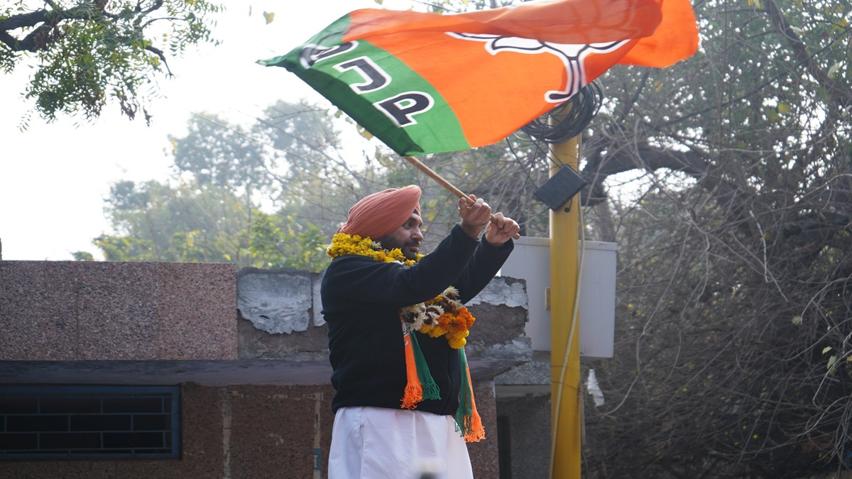 Delhi: BJP's Arvinder Singh Lovely appointed as protem speaker by LG Vinai Kumar Saxena