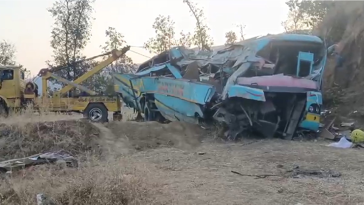 Seven dead, 15 injured after bus falls into gorge on Nashik-Gujarat highway