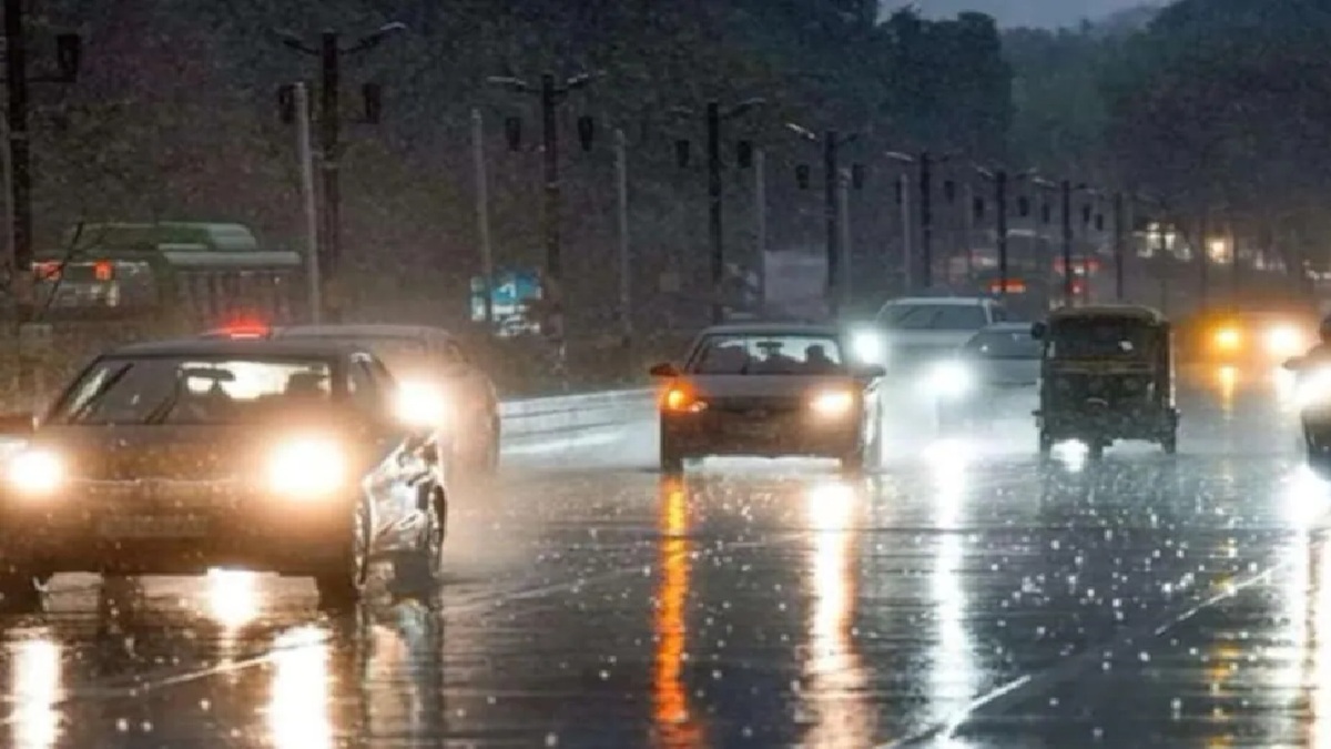 Delhi weather update: Late night showers likely in some parts, AQI at 264