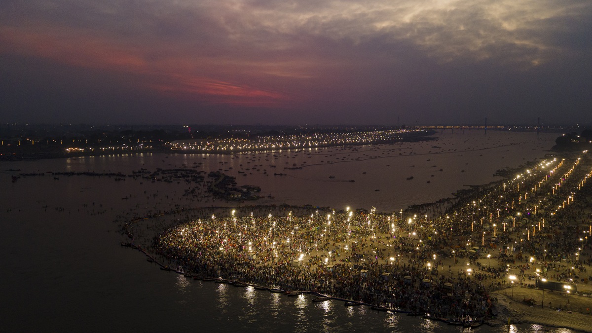Mahakumbh 2025 Live: Devotees throng Sangam on Mahashivratri as grand event set to conclude Mahakumbh 2025 Live: Devotees throng Sangam on Mahashivratri as grand event set to conclude