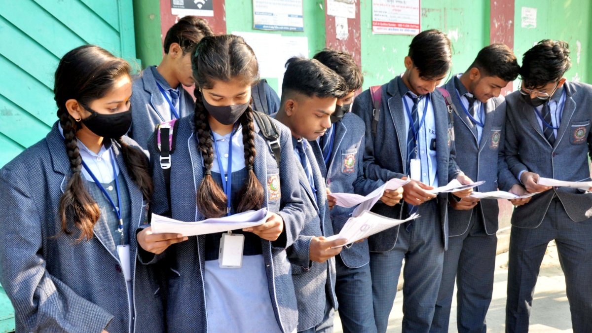 ICSE Board Exams 2025 begin today with English paper 1: Key guidelines for students