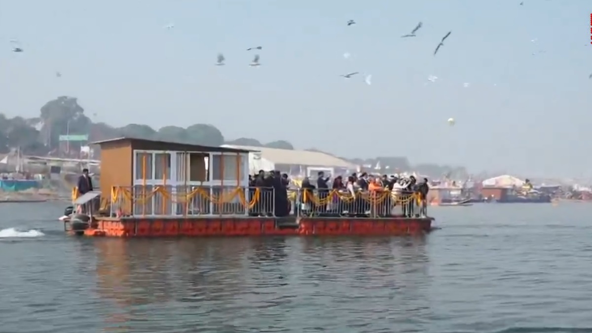President Droupadi Murmu, along with CM Yogi Adityanath, arrives at Sangam – India TV