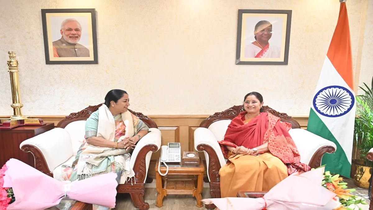 Union Women and Child Development Minister Annapurna Devi (R) along with Delhi Chief Minister Rekha Gupta. 