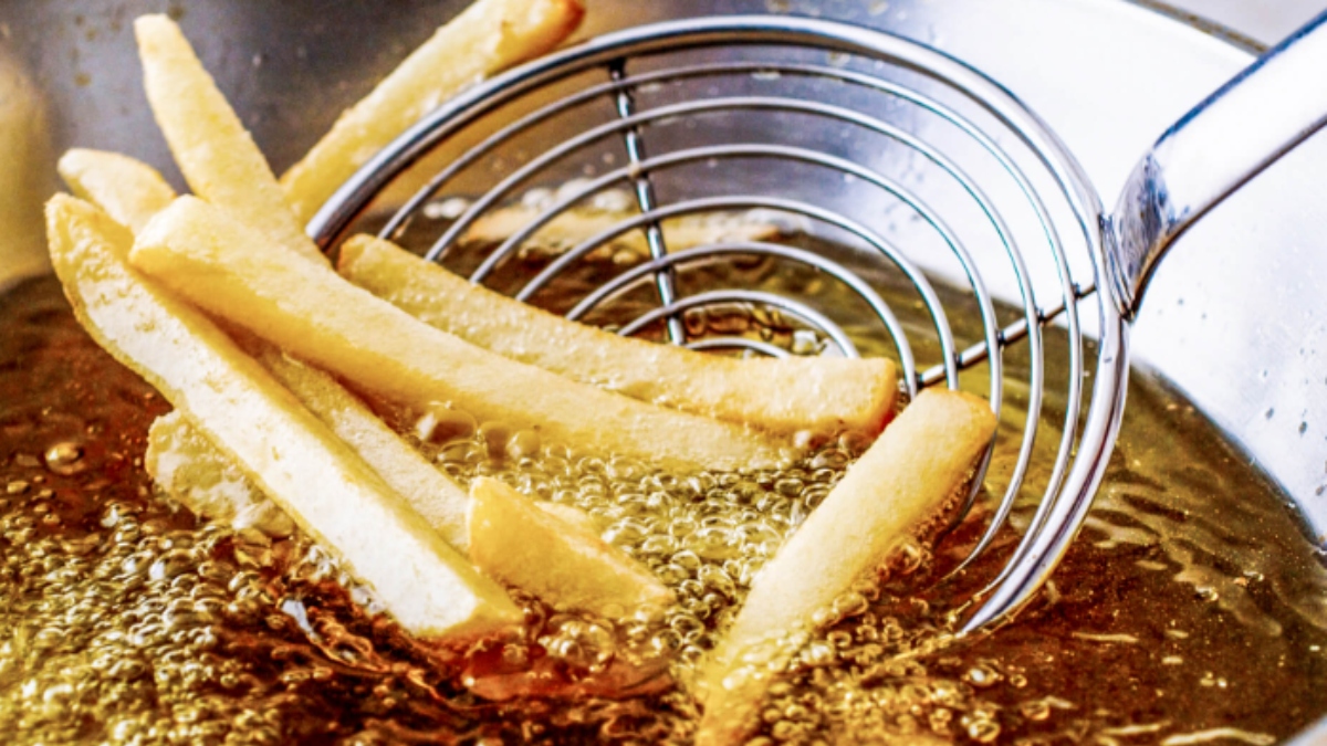 Do you love deep-fried foods? Follow these 5 nutritionist-approved tips to make deep frying healthy
