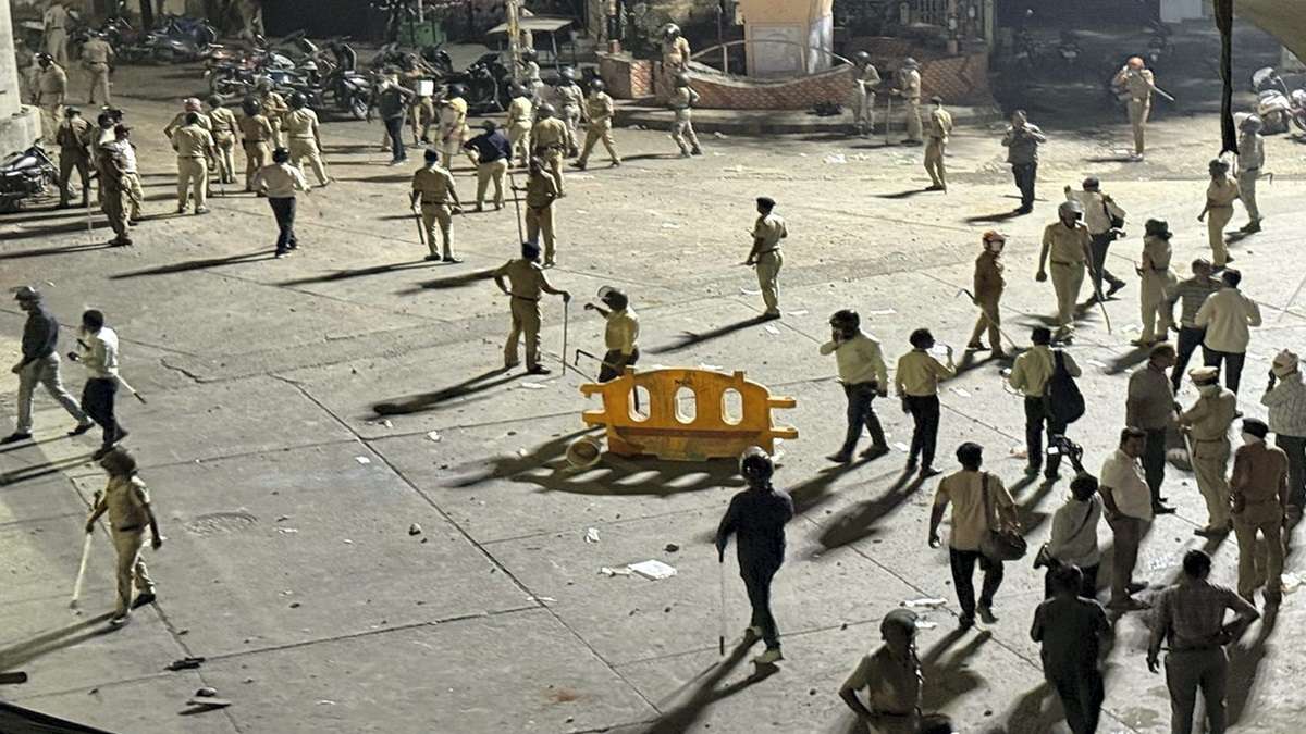 Nagpur violence: Curfew imposed in several areas under Section 163 as Aurangzeb tomb row stirs clashes