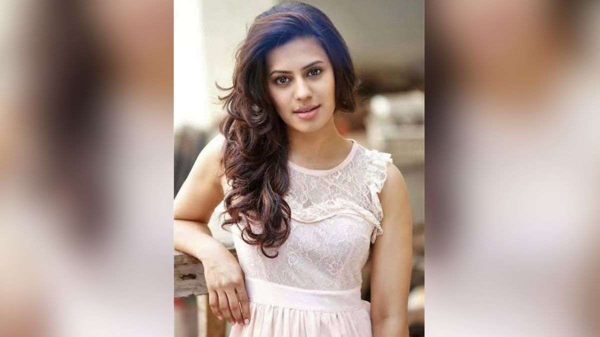 Actor Ranya Rao, daughter of IPS officer, caught with 14.8 kg gold at Bangalore Airport, arrested