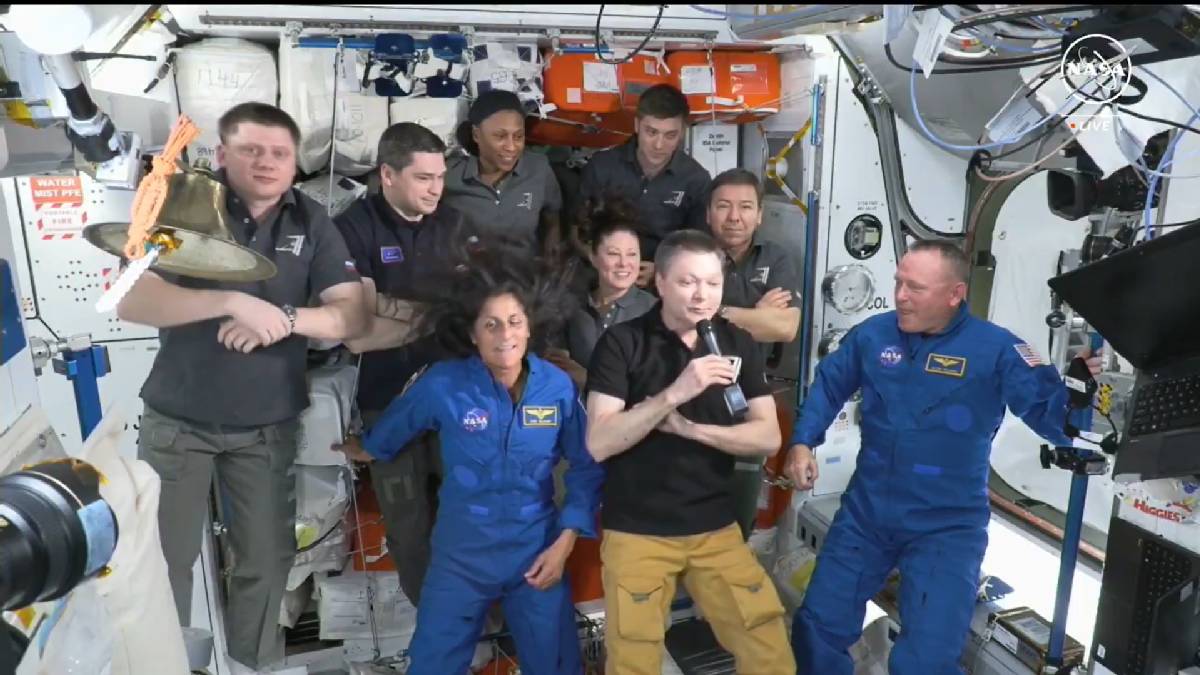 NASA Astronauts Finally Replaced at ISS After Starliner Delays