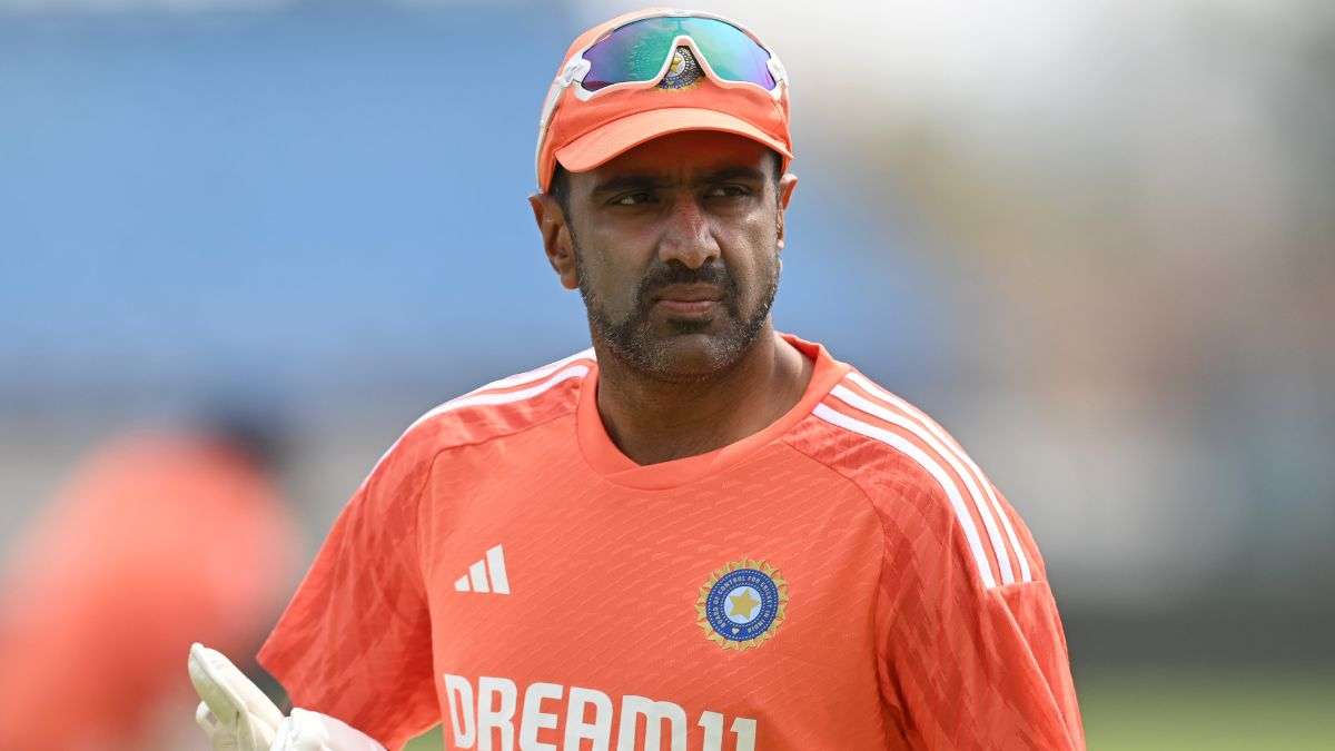 Ravi Ashwin lauds Varun Chakaravarthy for dismissing dangerous Glenn Phillips in Champions Trophy final