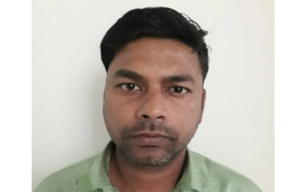 Kumar Vikas working in Ordnance Factory, Kanpur