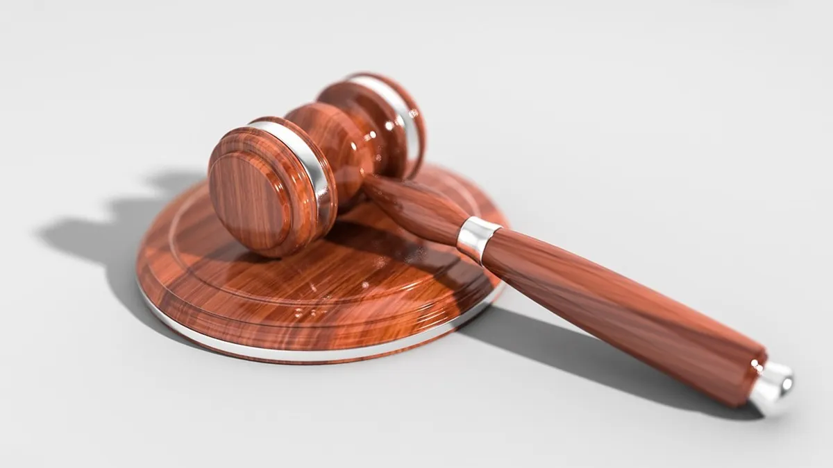 The Patna Civil Court has received a bomb threat.
