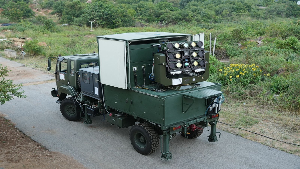 Video: India unveils laser weapon that can shoot down fixed-wing drones, aircrafts and missiles