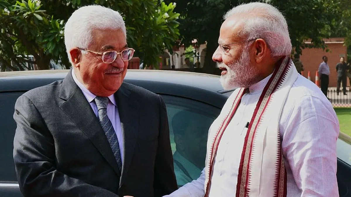 Prime Minister Narendra Modi with Palestinian President Mahmoud Abbas