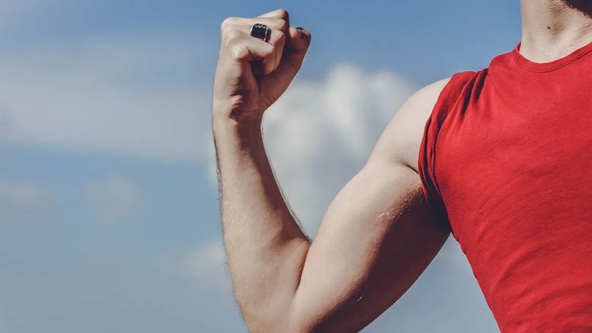 Fitness coach shares workout that can help tone your flabby arms