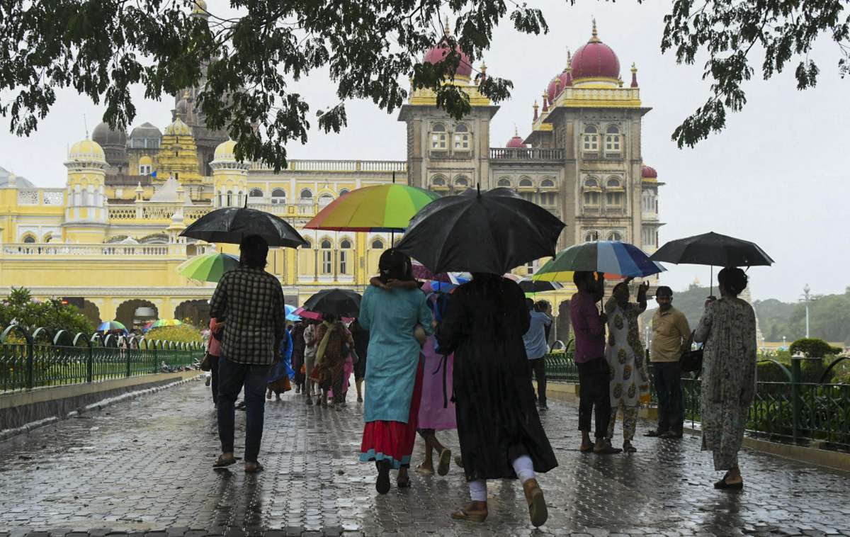 Heavy Rains Lash Karnataka; Red Alert Issued; Disruptions, Casualties Reported