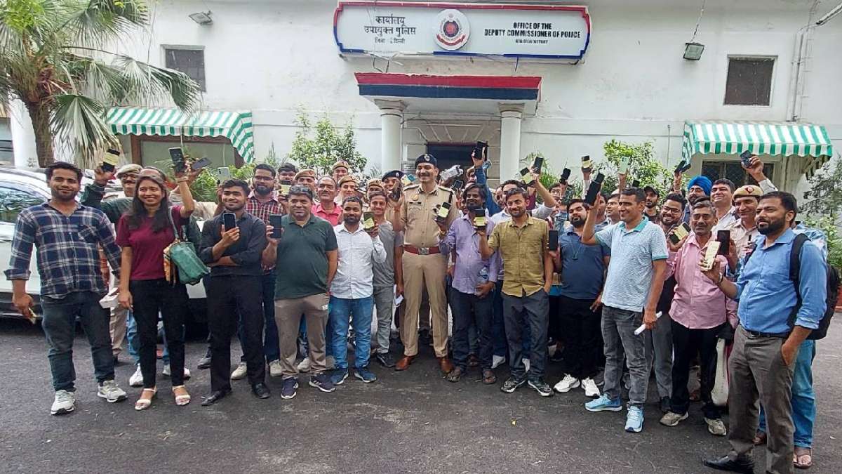 Delhi Police recovers 76 lost mobile phones in major operation, returns them to owners