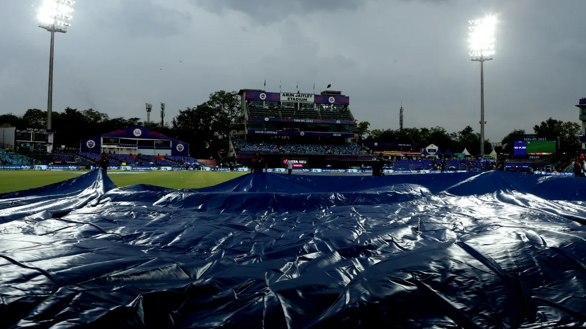 Delhi-NCR witness heavy overnight rains on Saturday-Sunday as the Delhites woke up to a rainy morning, reduced temperatures