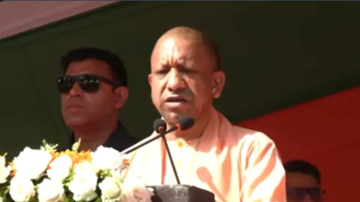 Yogi Adityanath leads 'Tiranga Yatra' in Lucknow, hails PM Modi and ...