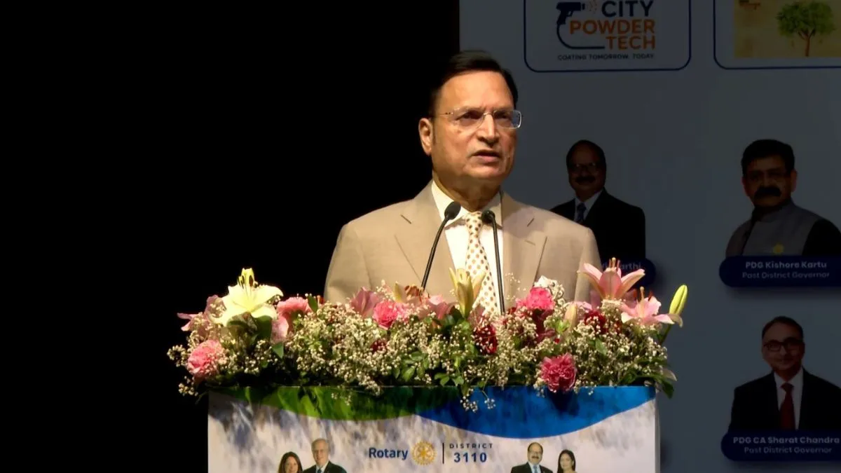 Rajat Sharma speaks at the Rotary District Assembly Session. 