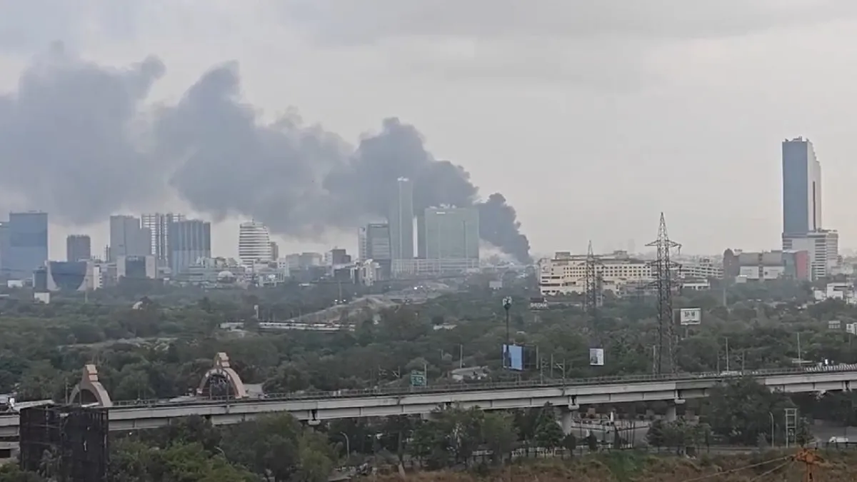 Noida fire news