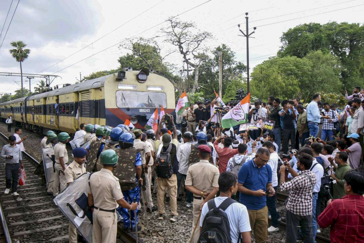 Bihar Bandh today: Mahagathbandhan holds state-wide protest, Rahul Gandhi joins stir in Patna | Top updates
