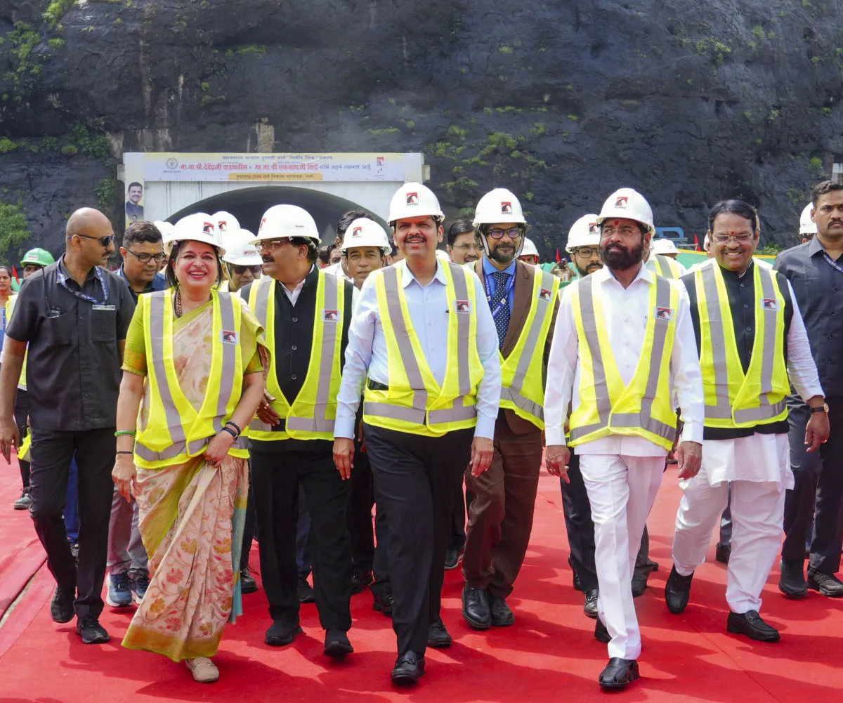Maharashtra chief minister Devendra Fadnavis said the new airport will eventually be larger and more advanced than the existing Chhatrapati Shivaji Maharaj International Airport in Mumbai. 