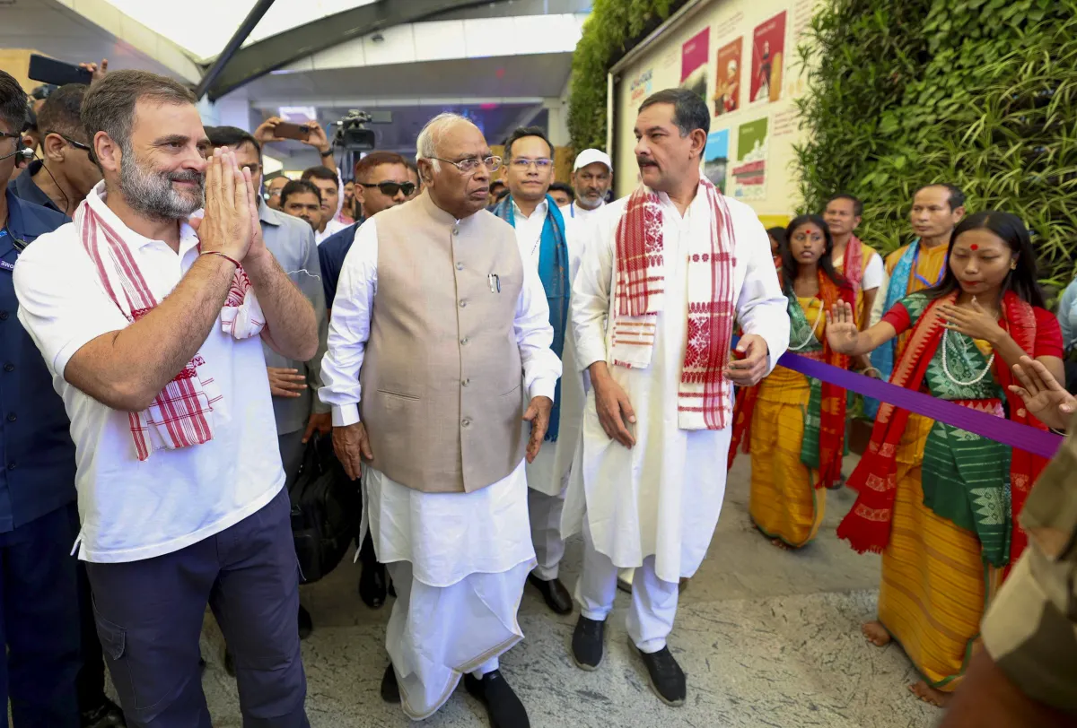 Rahul Gandhi and Kharge write to PM Modi, urge him to restore full statehood to Jammu and Kashmir