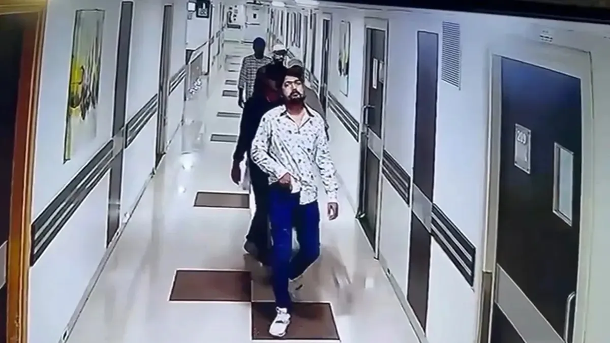 Caught on cam: A Criminal was shot inside the ICU by five armed assailants in Patna's Paras Hospital.