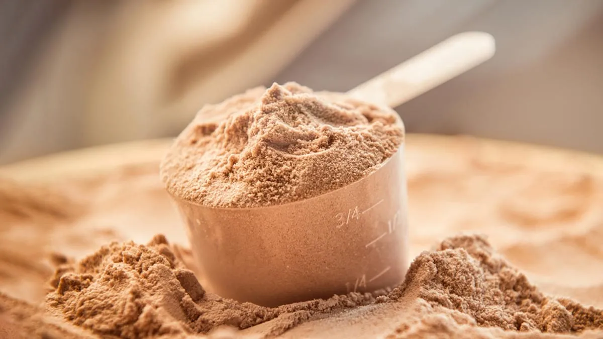What are pros and cons of consuming protein powder?