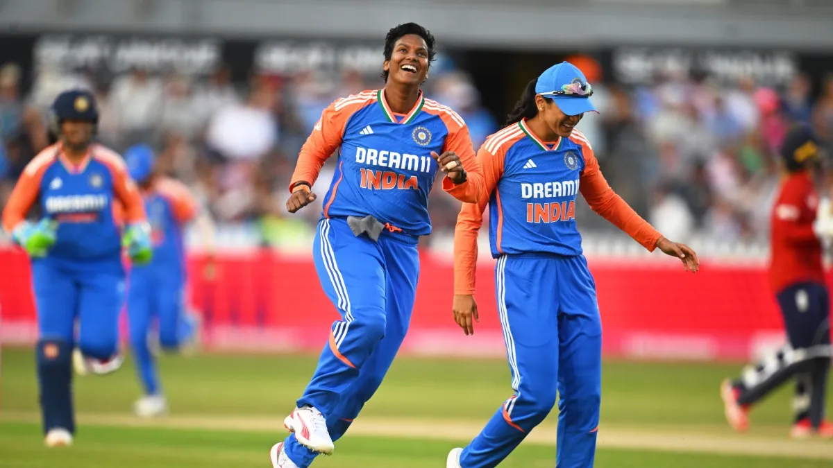 Deepti Sharma with Smriti Mandhana.