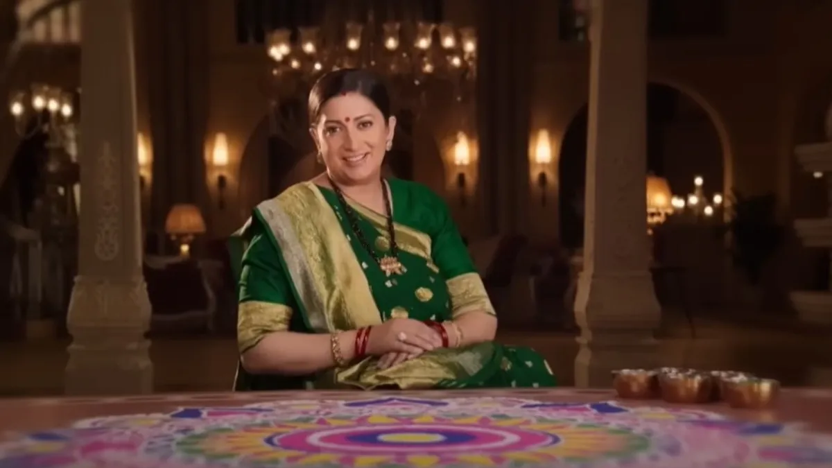 Smriti Irani returns as Tulsi Virani in a nostalgic Kyunki Saas Bhi Kabhi Bahu Thi moment