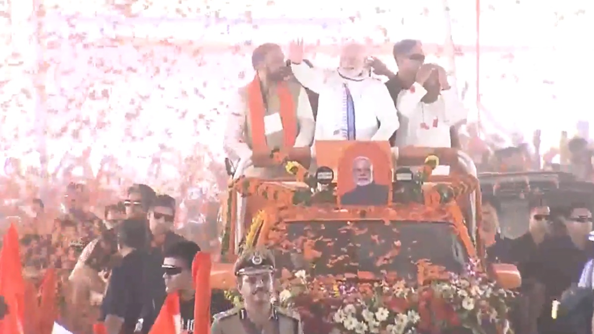 PM Modi holds road show in Bihar's Motihari, to inaugurate various ...